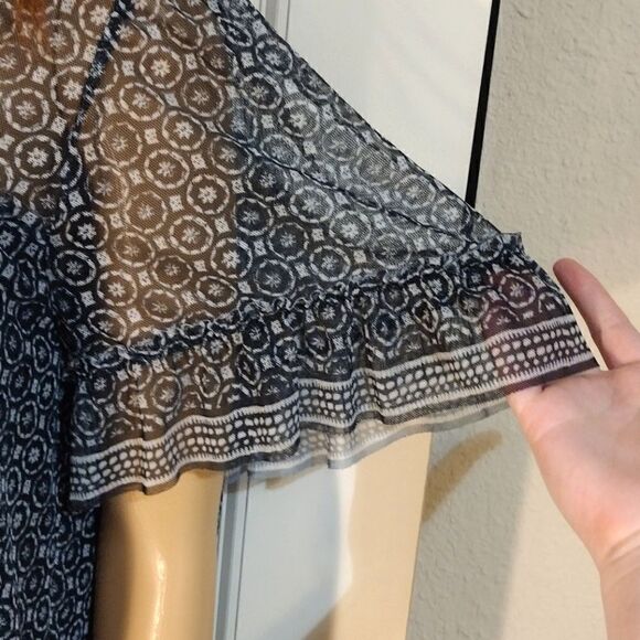 Max Studio Women's Size 1X Black and White Print Sheer Blouse Top - Picture 7 of 9